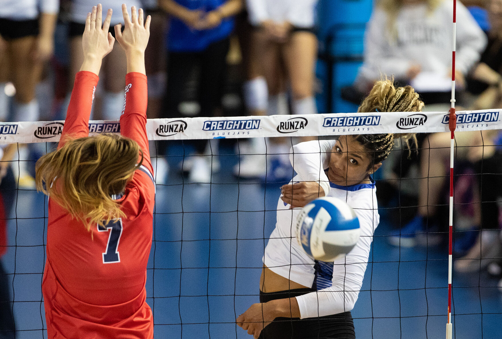 111222-owh-spo-cuvolley-em10.jpg